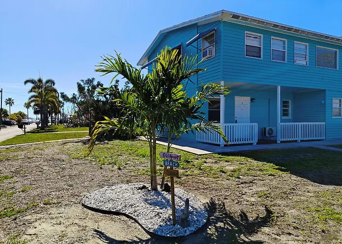 Lovely Vacation Home 1 Block From Beach & Downtown Gulfport