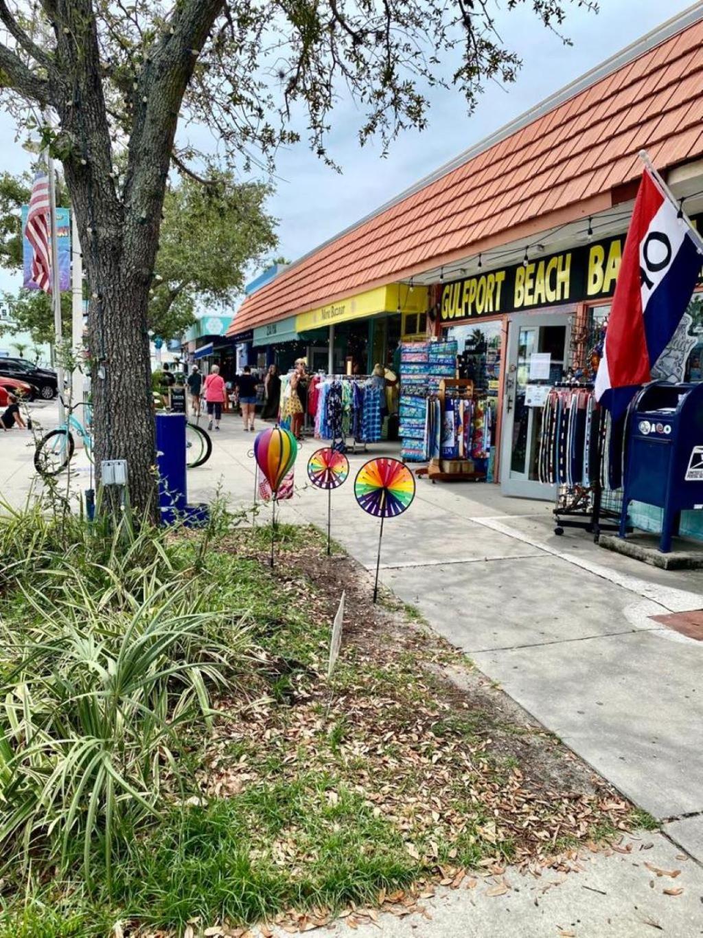 Lovely Vacation 1 Block From & Downtown Gulfport St. Petersburg